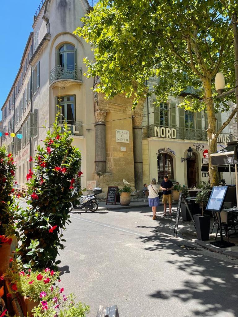 Le Favorin 1 Leilighet Arles Eksteriør bilde